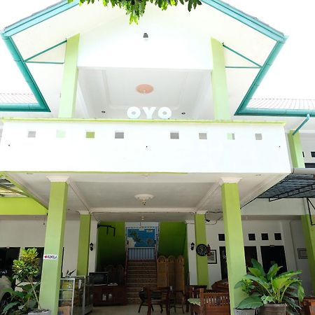 Oyo 2186 Esbe Hotel Syariah Tanjung Pandan Exterior photo