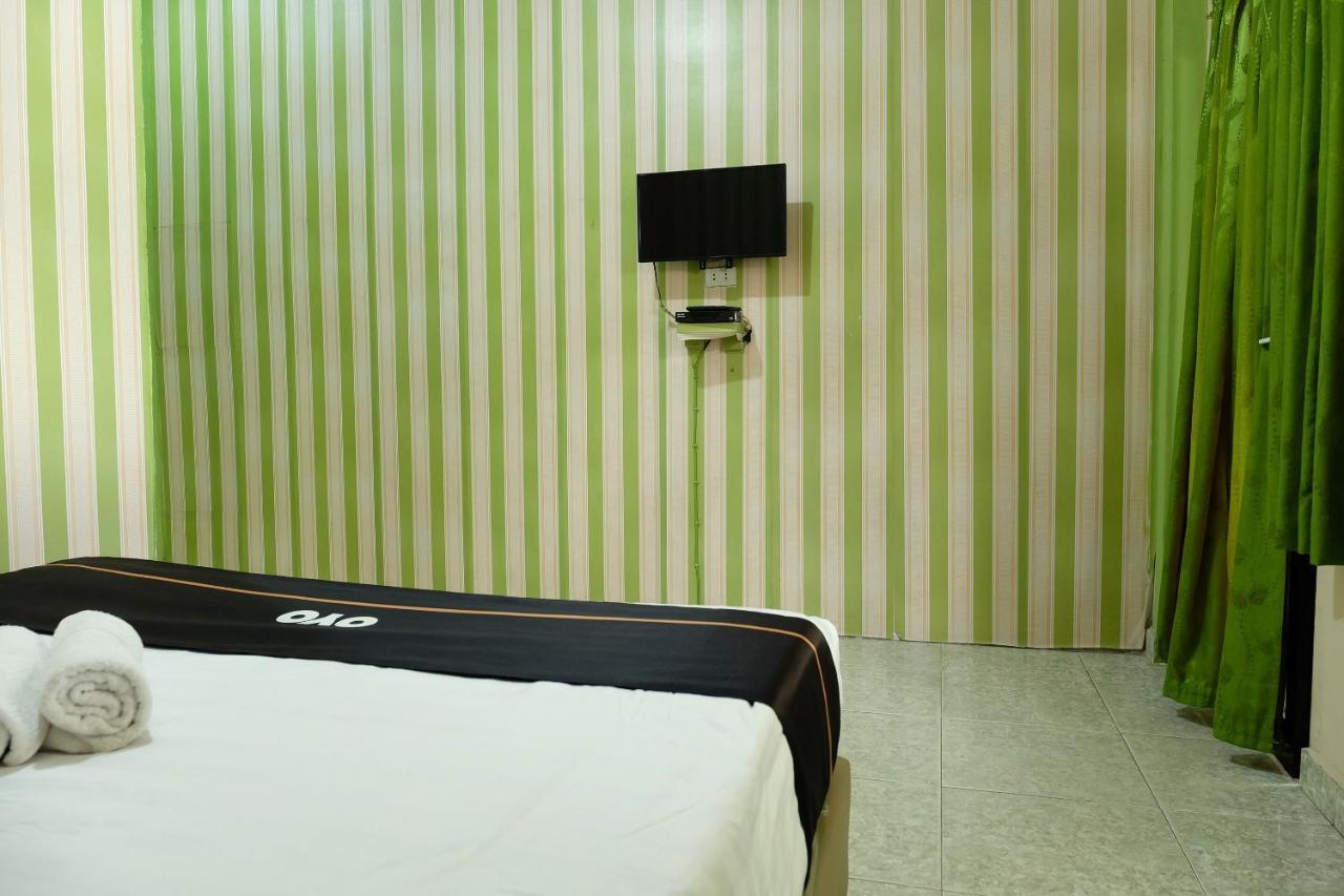 Oyo 2186 Esbe Hotel Syariah Tanjung Pandan Exterior photo