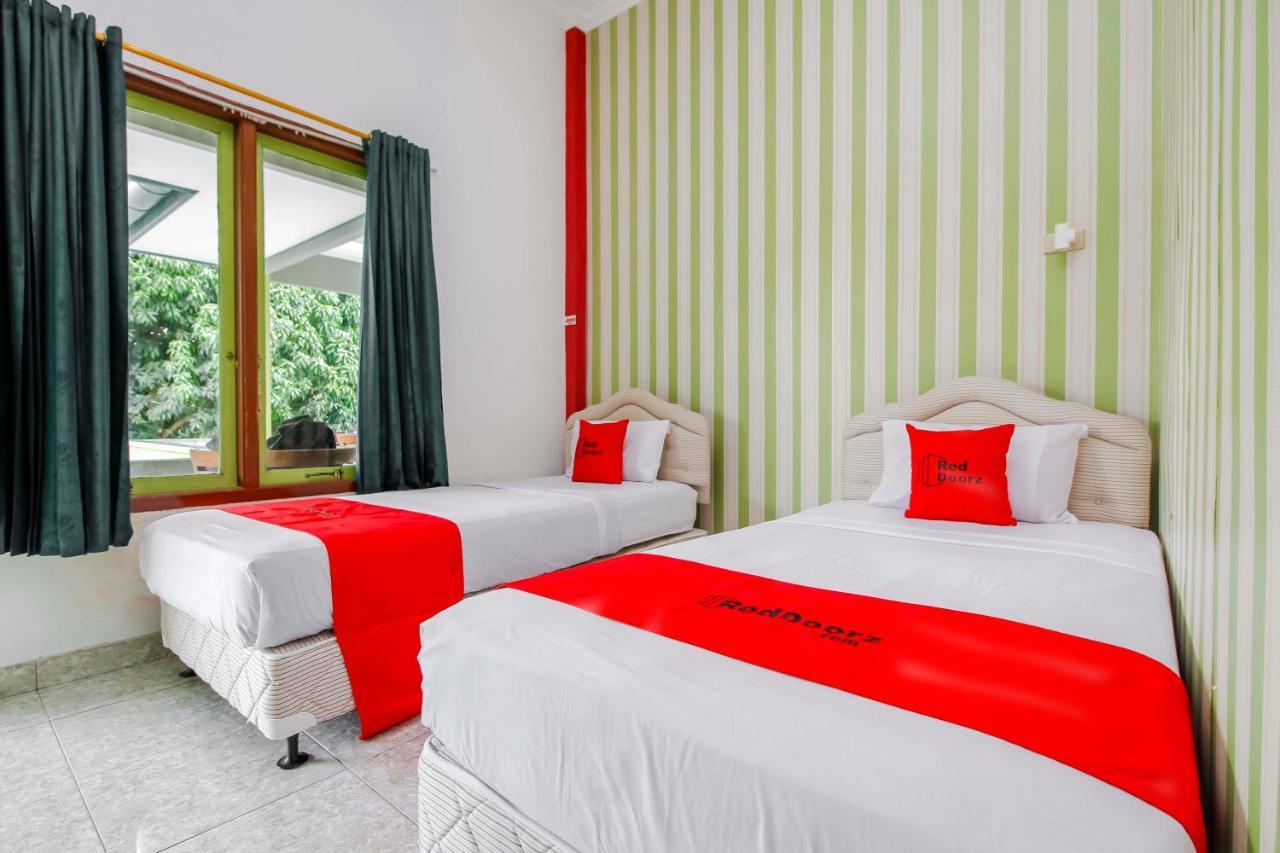 Oyo 2186 Esbe Hotel Syariah Tanjung Pandan Exterior photo