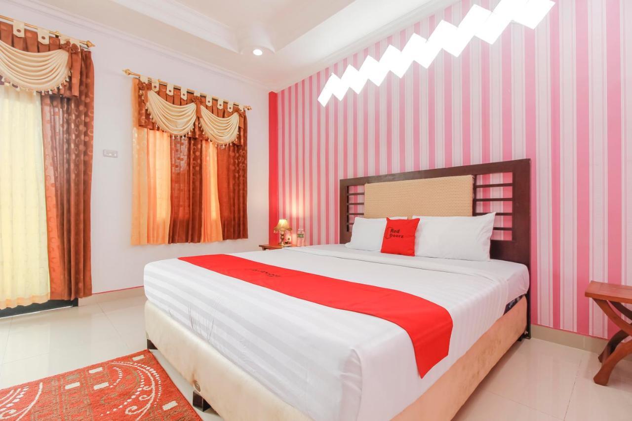 Oyo 2186 Esbe Hotel Syariah Tanjung Pandan Exterior photo
