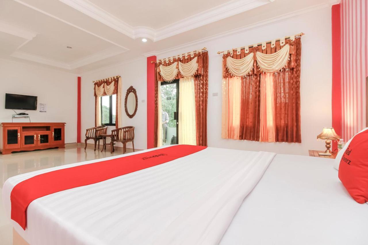 Oyo 2186 Esbe Hotel Syariah Tanjung Pandan Exterior photo
