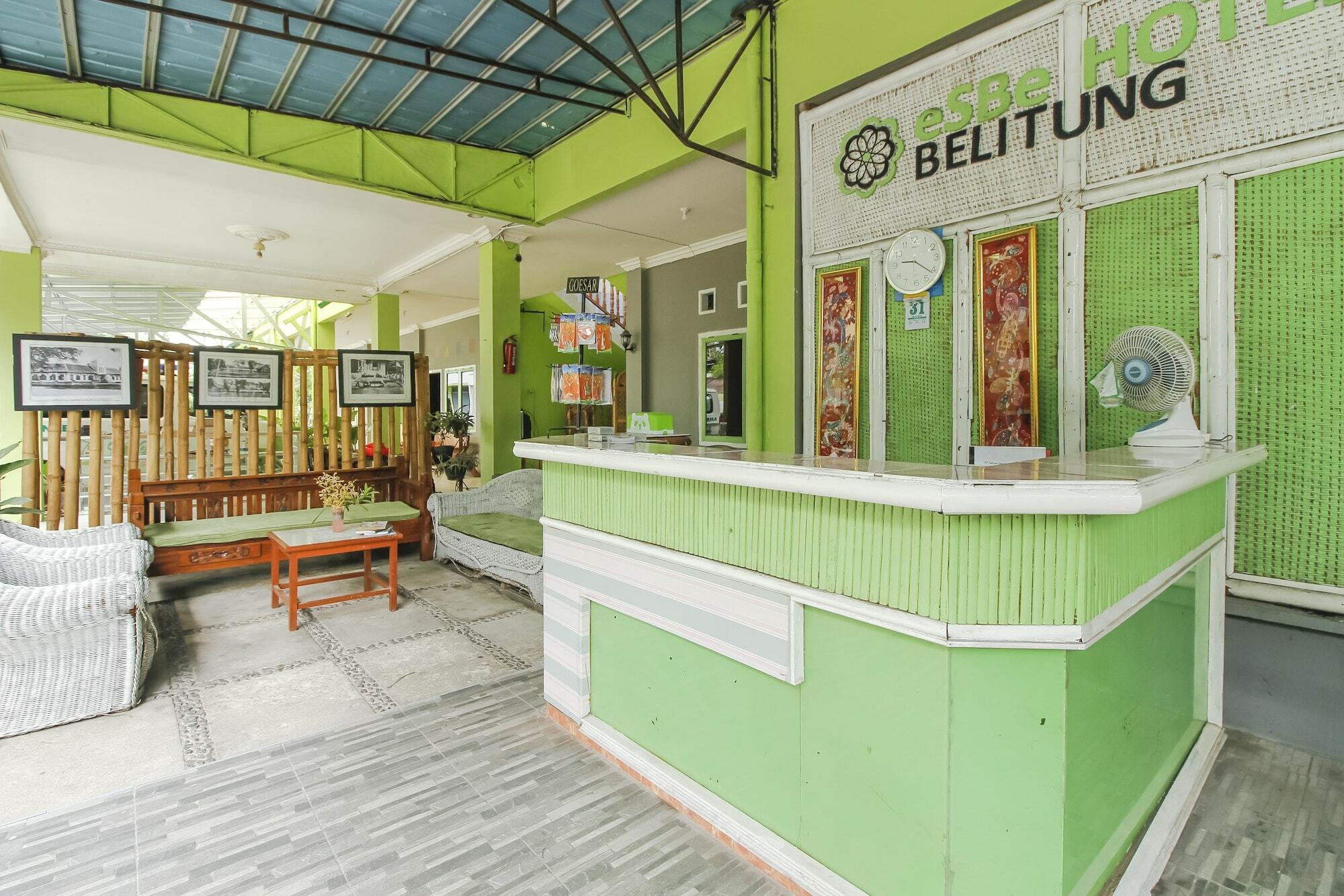 Oyo 2186 Esbe Hotel Syariah Tanjung Pandan Exterior photo