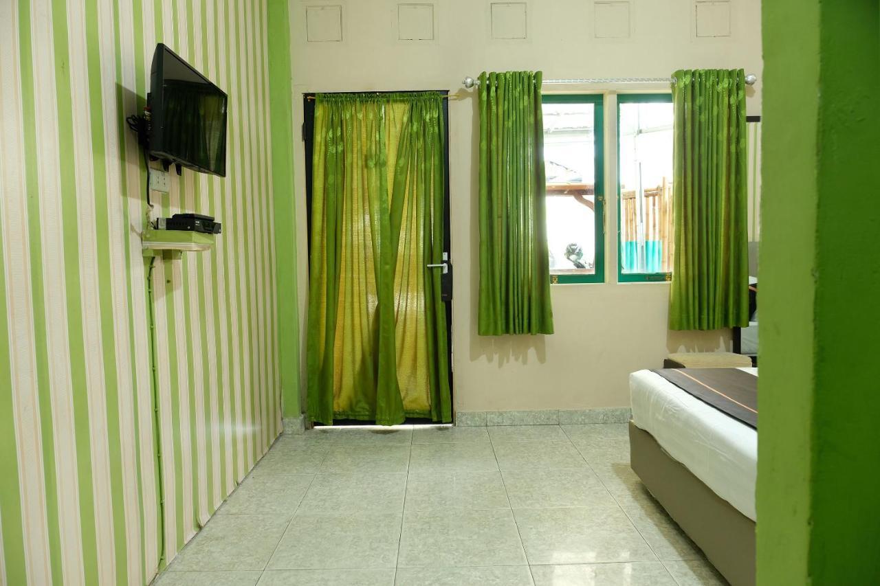 Oyo 2186 Esbe Hotel Syariah Tanjung Pandan Exterior photo
