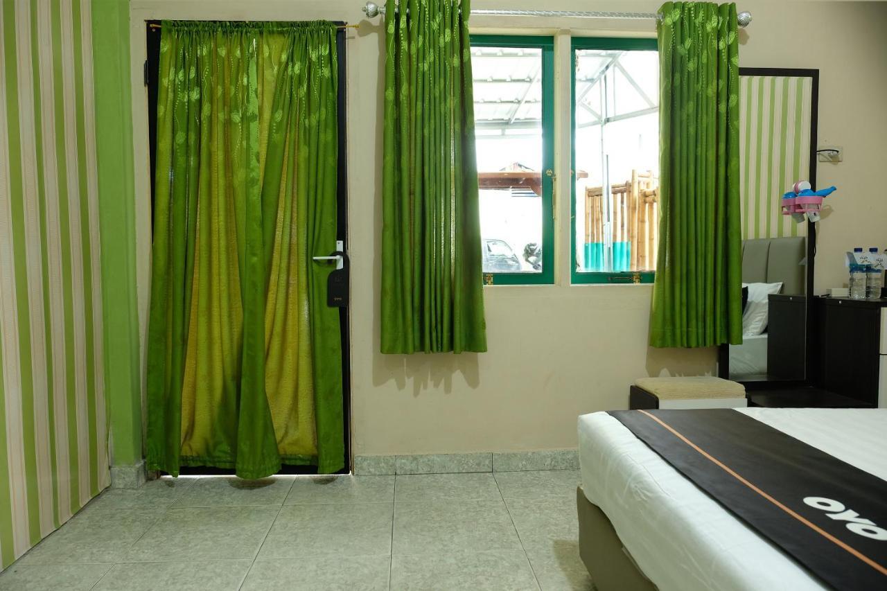 Oyo 2186 Esbe Hotel Syariah Tanjung Pandan Exterior photo