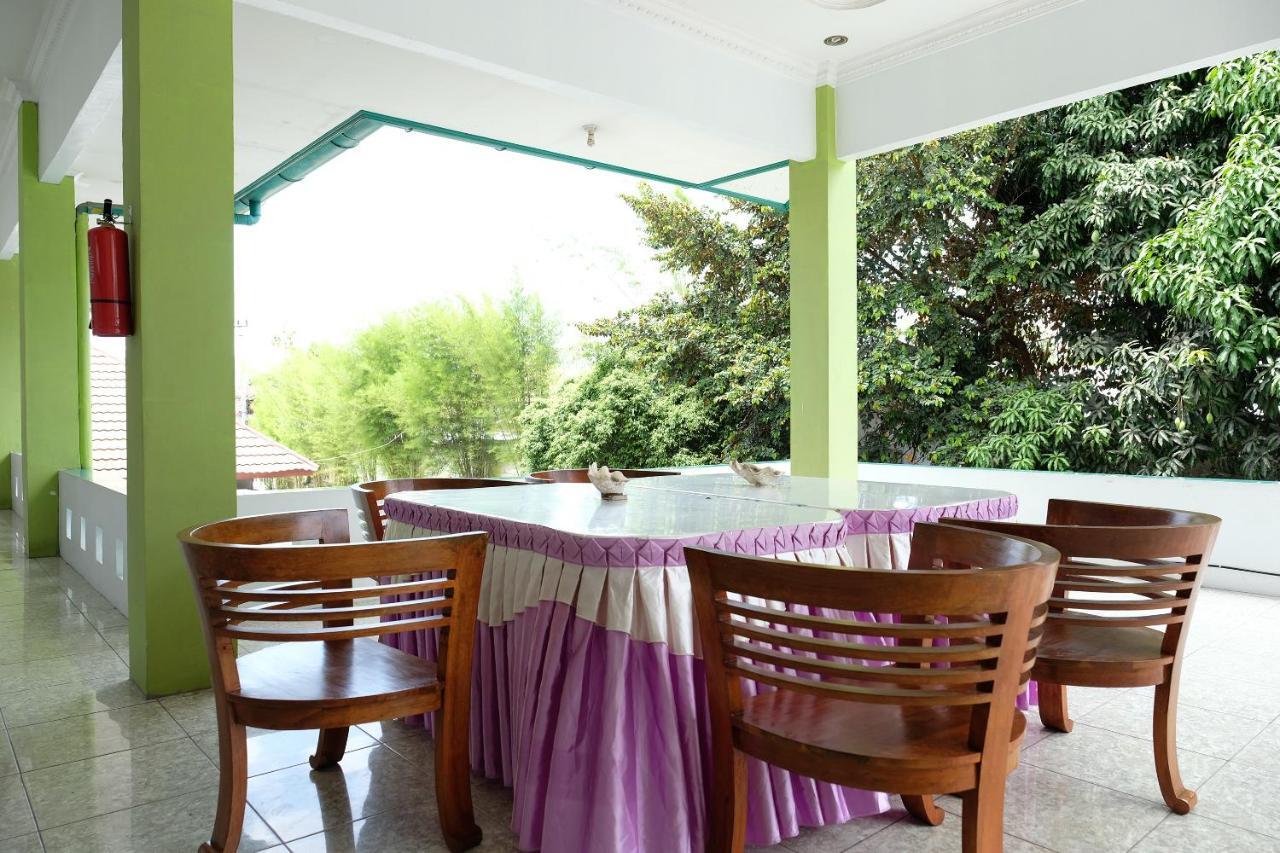 Oyo 2186 Esbe Hotel Syariah Tanjung Pandan Exterior photo