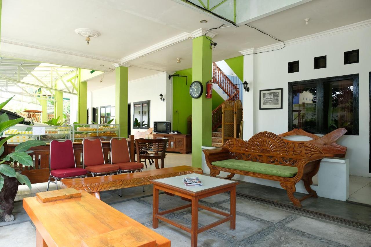Oyo 2186 Esbe Hotel Syariah Tanjung Pandan Exterior photo