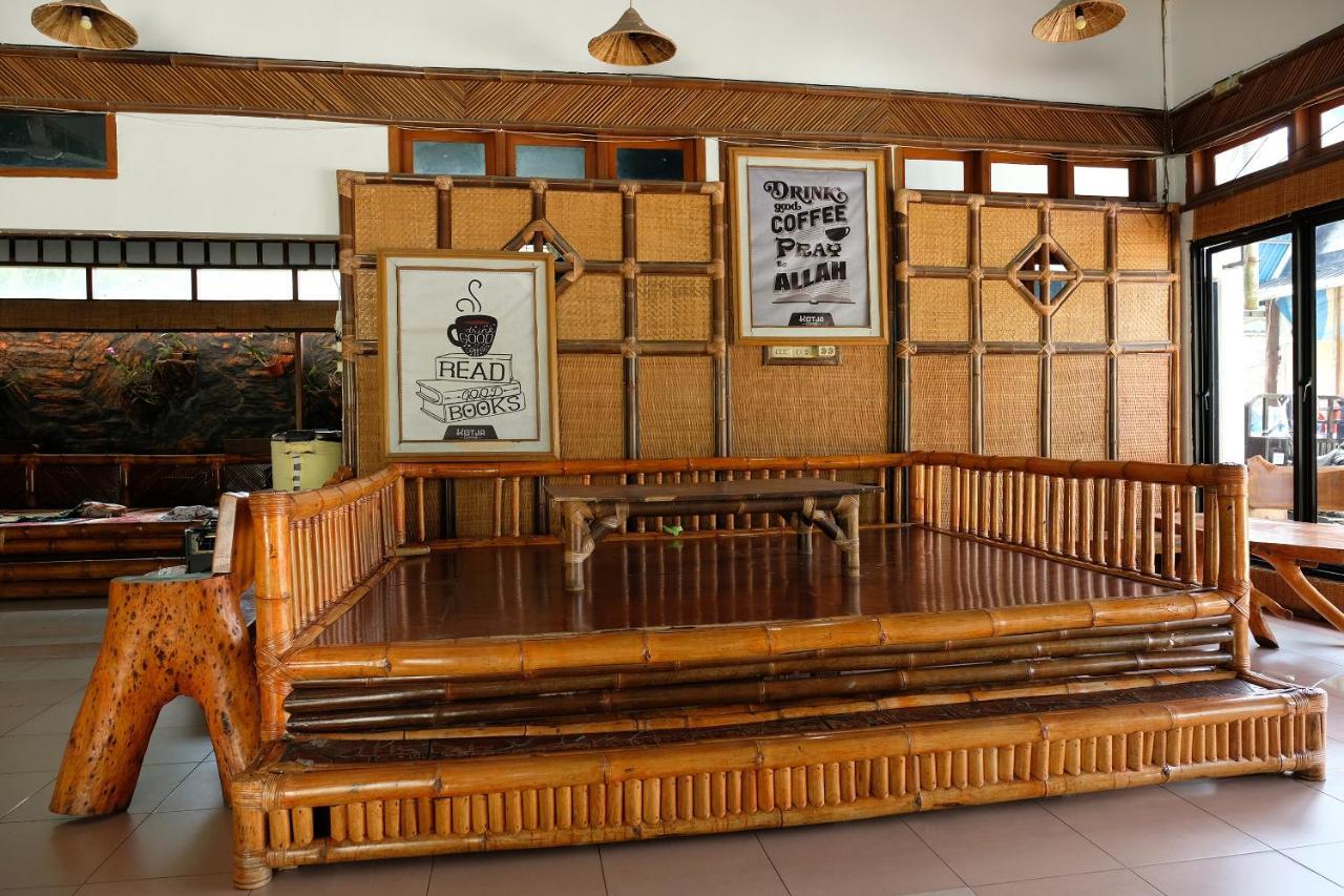 Oyo 2186 Esbe Hotel Syariah Tanjung Pandan Exterior photo